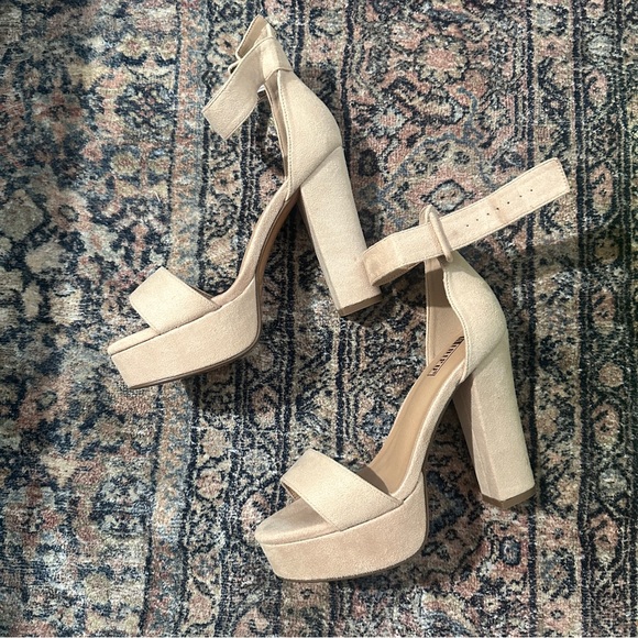 Nude block heels - Picture 1 of 4